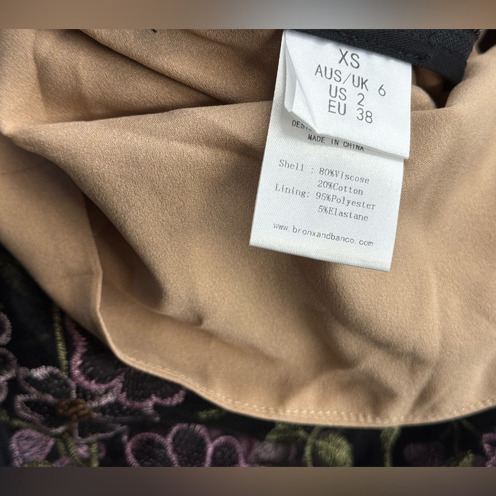 🆕 BRONX & BANCO 🧿 NWOT Jasmine Floral-Appliqued Gown, Black Multi - SzXS US 2 - Picture 17 of 17